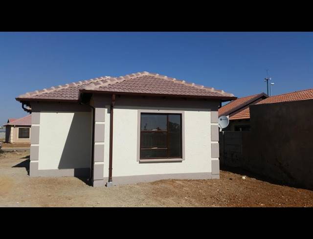 2 BEDROOM HOUSE FOR SALE IN WINDMILL PARK